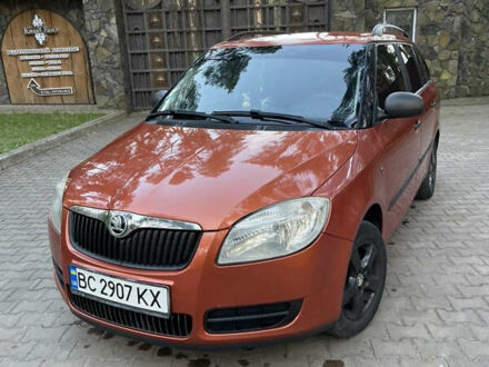 Шкода Фабія 2009 у Новояворівськ на Automoto.ua Помаранчевий Шкода Фабія, об'ємом двигуна 1.39 л та пробігом 200 тис. км за 4700 $, фото 1 на Automoto.ua