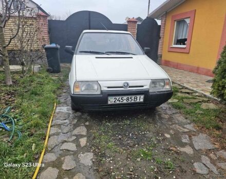 Белый Шкода Фаворит, объемом двигателя 1.3 л и пробегом 140 тыс. км за 800 $, фото 1 на Automoto.ua