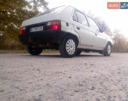 Белый Шкода Фаворит, объемом двигателя 1.3 л и пробегом 250 тыс. км за 950 $, фото 5 на Automoto.ua