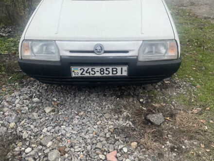 Білий Шкода Фаворит, об'ємом двигуна 0 л та пробігом 190 тис. км за 750 $, фото 1 на Automoto.ua