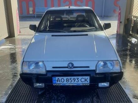 Шкода Фаворит 1990 в Рахове на Automoto.ua Белый Шкода Фаворит, объемом двигателя 1.29 л и пробегом 300 тыс. км за 899 $, фото 1 на Automoto.ua