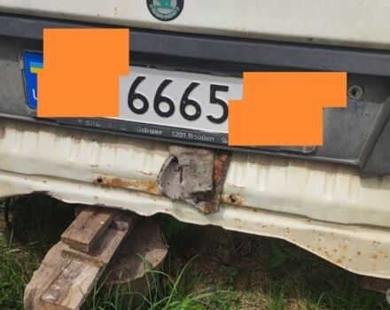 Белый Шкода Фаворит, объемом двигателя 0 л и пробегом 999 тыс. км за 229 $, фото 1 на Automoto.ua