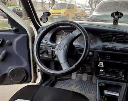 Белый Шкода Фаворит, объемом двигателя 1.3 л и пробегом 200 тыс. км за 950 $, фото 1 на Automoto.ua