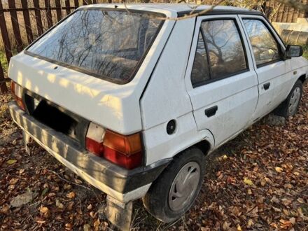 Білий Шкода Фаворит, об'ємом двигуна 1.3 л та пробігом 100 тис. км за 215 $, фото 1 на Automoto.ua