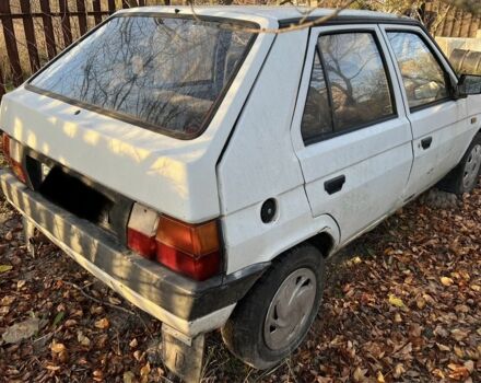 Белый Шкода Фаворит, объемом двигателя 1.3 л и пробегом 100 тыс. км за 215 $, фото 1 на Automoto.ua