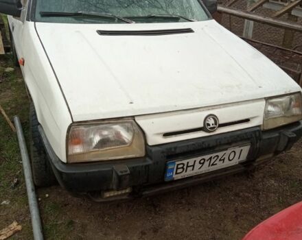 Белый Шкода Фаворит, объемом двигателя 1.3 л и пробегом 152 тыс. км за 473 $, фото 1 на Automoto.ua