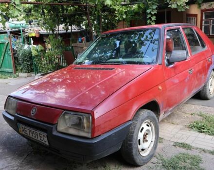 Красный Шкода Фаворит, объемом двигателя 1.3 л и пробегом 180 тыс. км за 600 $, фото 6 на Automoto.ua