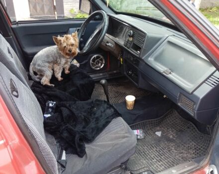 Красный Шкода Фаворит, объемом двигателя 1.3 л и пробегом 200 тыс. км за 1200 $, фото 4 на Automoto.ua