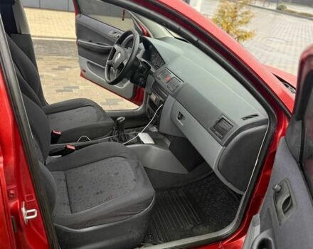 Червоний Шкода Фаворит, об'ємом двигуна 1.4 л та пробігом 320 тис. км за 2800 $, фото 4 на Automoto.ua