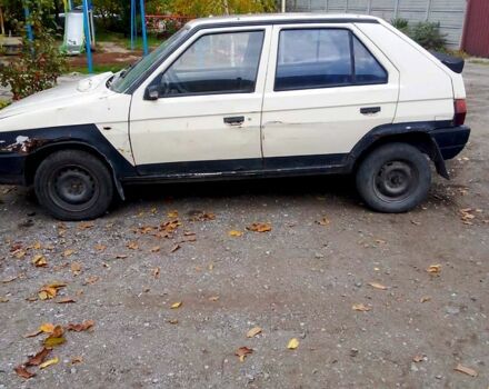 Шкода Фаворит, объемом двигателя 1.3 л и пробегом 123 тыс. км за 350 $, фото 2 на Automoto.ua