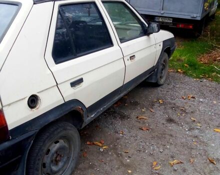 Шкода Фаворит, объемом двигателя 1.3 л и пробегом 123 тыс. км за 350 $, фото 4 на Automoto.ua