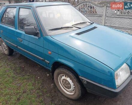 Синий Шкода Фаворит, объемом двигателя 1.3 л и пробегом 102 тыс. км за 1550 $, фото 2 на Automoto.ua