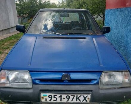Синий Шкода Фаворит, объемом двигателя 1.3 л и пробегом 300 тыс. км за 400 $, фото 5 на Automoto.ua