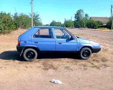 Синий Шкода Фаворит, объемом двигателя 1.3 л и пробегом 100 тыс. км за 500 $, фото 4 на Automoto.ua
