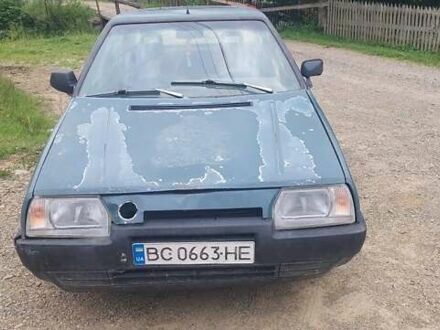 Синий Шкода Фаворит, объемом двигателя 1.3 л и пробегом 217 тыс. км за 1100 $, фото 1 на Automoto.ua