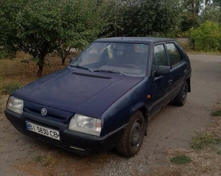 Синий Шкода Фаворит, объемом двигателя 1.3 л и пробегом 300 тыс. км за 650 $, фото 1 на Automoto.ua