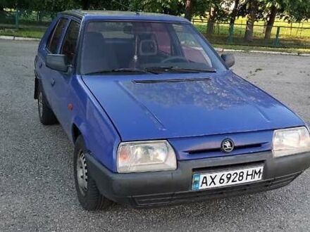 Синий Шкода Фаворит, объемом двигателя 1.3 л и пробегом 303 тыс. км за 950 $, фото 1 на Automoto.ua