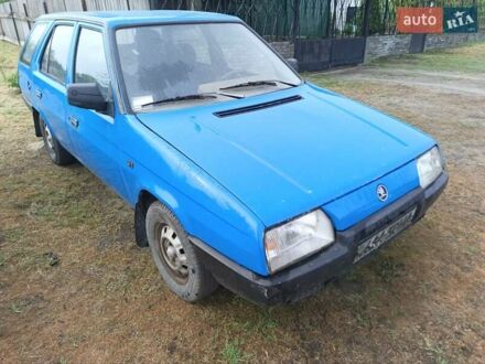 Шкода Фаворит 1994 у Павлограде на Automoto.ua Синій Шкода Фаворит, об'ємом двигуна 1.3 л та пробігом 200 тис. км за 870 $, фото 1 на Automoto.ua
