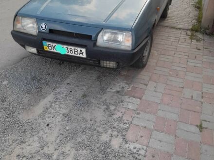 Зеленый Шкода Фаворит, объемом двигателя 1.3 л и пробегом 3 тыс. км за 700 $, фото 1 на Automoto.ua