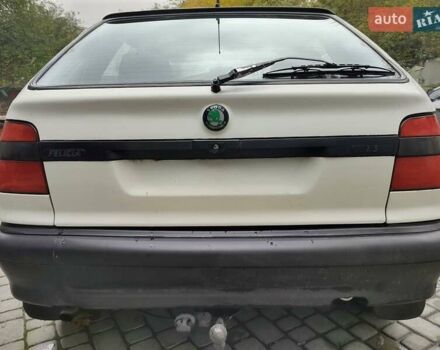 Білий Шкода Феліція, об'ємом двигуна 1.3 л та пробігом 100 тис. км за 1900 $, фото 4 на Automoto.ua