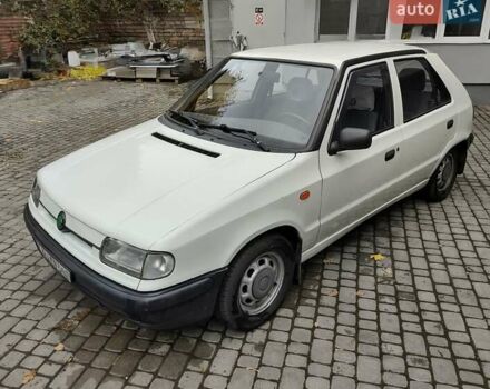 Білий Шкода Феліція, об'ємом двигуна 1.3 л та пробігом 100 тис. км за 1900 $, фото 2 на Automoto.ua