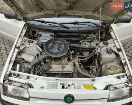 Білий Шкода Феліція, об'ємом двигуна 1.3 л та пробігом 100 тис. км за 1900 $, фото 3 на Automoto.ua
