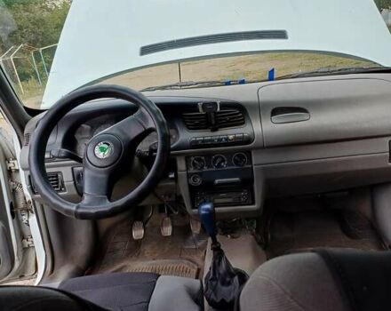 Белый Шкода Фелиция, объемом двигателя 1.3 л и пробегом 285 тыс. км за 1000 $, фото 23 на Automoto.ua