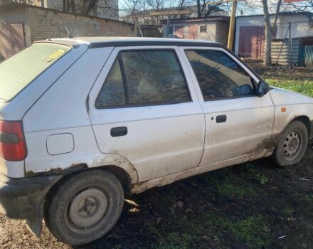 Белый Шкода Фелиция, объемом двигателя 1.6 л и пробегом 200 тыс. км за 1000 $, фото 2 на Automoto.ua