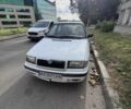 Белый Шкода Фелиция, объемом двигателя 1.3 л и пробегом 294 тыс. км за 493 $, фото 1 на Automoto.ua