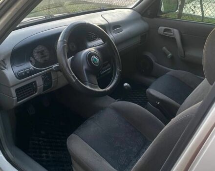 Белый Шкода Фелиция, объемом двигателя 1 л и пробегом 132 тыс. км за 700 $, фото 4 на Automoto.ua