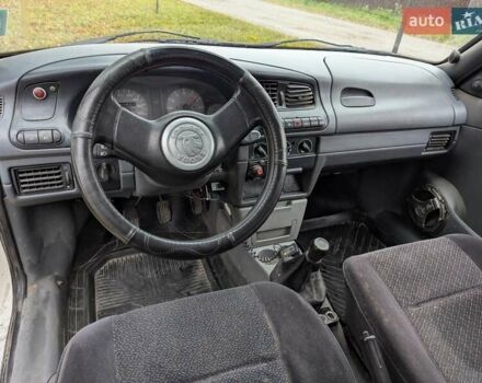 Білий Шкода Феліція, об'ємом двигуна 1.29 л та пробігом 500 тис. км за 1299 $, фото 12 на Automoto.ua