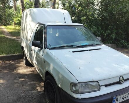 Белый Шкода Фелиция, объемом двигателя 1.3 л и пробегом 300 тыс. км за 1300 $, фото 4 на Automoto.ua