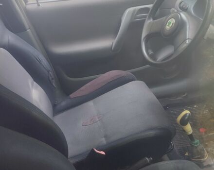 Белый Шкода Фелиция, объемом двигателя 1.3 л и пробегом 180 тыс. км за 1100 $, фото 5 на Automoto.ua