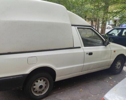 Белый Шкода Фелиция, объемом двигателя 1.3 л и пробегом 180 тыс. км за 1100 $, фото 4 на Automoto.ua