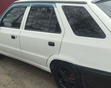 Белый Шкода Фелиция, объемом двигателя 1.29 л и пробегом 400 тыс. км за 1600 $, фото 3 на Automoto.ua