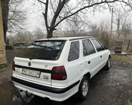 Белый Шкода Фелиция, объемом двигателя 1.3 л и пробегом 390 тыс. км за 1400 $, фото 3 на Automoto.ua