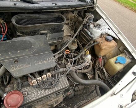 Белый Шкода Фелиция, объемом двигателя 1.3 л и пробегом 74 тыс. км за 1319 $, фото 7 на Automoto.ua