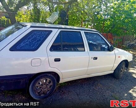 Білий Шкода Феліція, об'ємом двигуна 1.3 л та пробігом 0 тис. км за 850 $, фото 2 на Automoto.ua