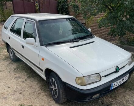 Белый Шкода Фелиция, объемом двигателя 1.3 л и пробегом 400 тыс. км за 1400 $, фото 2 на Automoto.ua