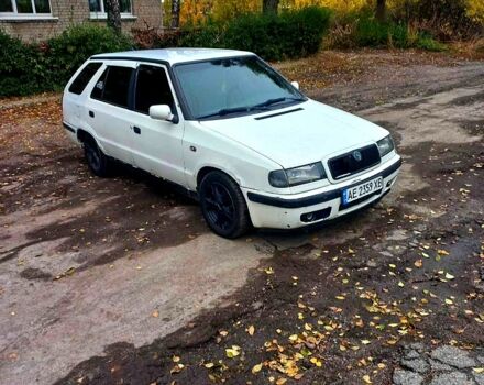 Белый Шкода Фелиция, объемом двигателя 1.6 л и пробегом 426 тыс. км за 800 $, фото 7 на Automoto.ua