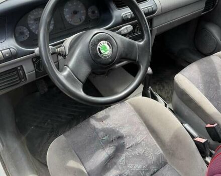 Белый Шкода Фелиция, объемом двигателя 1 л и пробегом 100 тыс. км за 684 $, фото 1 на Automoto.ua