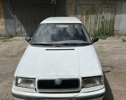 Белый Шкода Фелиция, объемом двигателя 1 л и пробегом 100 тыс. км за 684 $, фото 3 на Automoto.ua