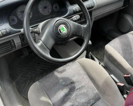 Белый Шкода Фелиция, объемом двигателя 1 л и пробегом 100 тыс. км за 684 $, фото 2 на Automoto.ua