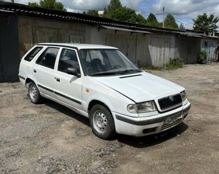 Белый Шкода Фелиция, объемом двигателя 1 л и пробегом 100 тыс. км за 684 $, фото 4 на Automoto.ua