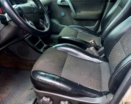 Белый Шкода Фелиция, объемом двигателя 1.6 л и пробегом 426 тыс. км за 800 $, фото 6 на Automoto.ua