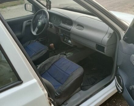 Білий Шкода Феліція, об'ємом двигуна 1.6 л та пробігом 300 тис. км за 1574 $, фото 8 на Automoto.ua