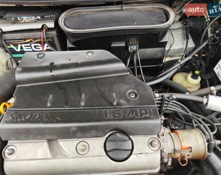 Белый Шкода Фелиция, объемом двигателя 1.6 л и пробегом 160 тыс. км за 1300 $, фото 3 на Automoto.ua