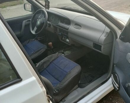 Білий Шкода Феліція, об'ємом двигуна 0 л та пробігом 300 тис. км за 1438 $, фото 5 на Automoto.ua