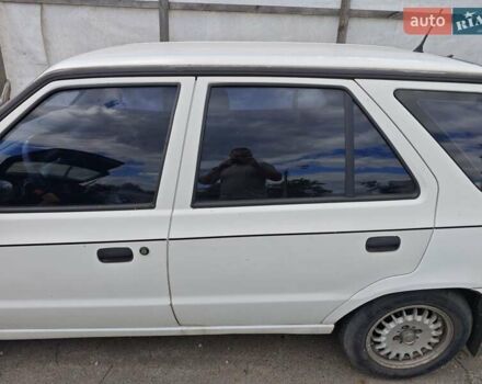 Белый Шкода Фелиция, объемом двигателя 1.6 л и пробегом 187 тыс. км за 1900 $, фото 11 на Automoto.ua
