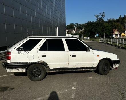 Белый Шкода Фелиция, объемом двигателя 1.6 л и пробегом 438 тыс. км за 1600 $, фото 4 на Automoto.ua